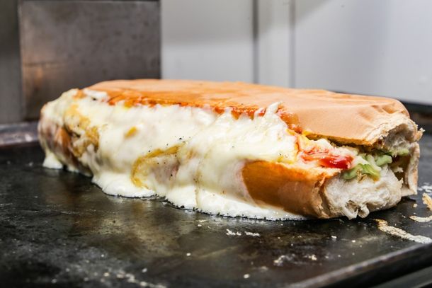 Morador da região é preso no Paraguai após discussão sobre cachorro-quente