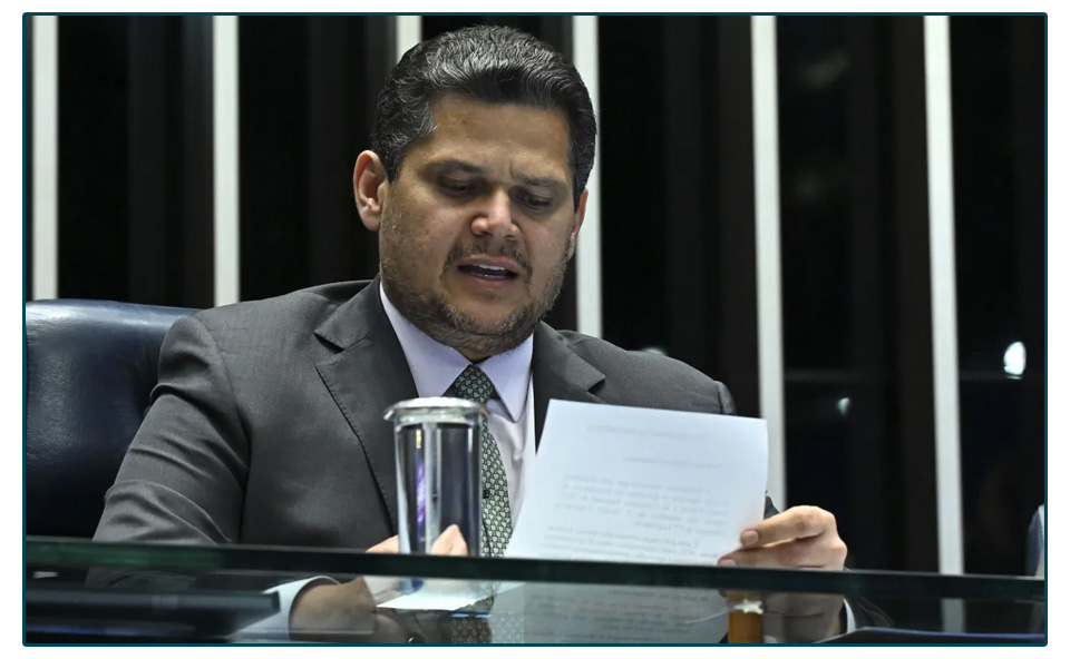 Alcolumbre resiste à sabatina de Messias e gera tensão política.