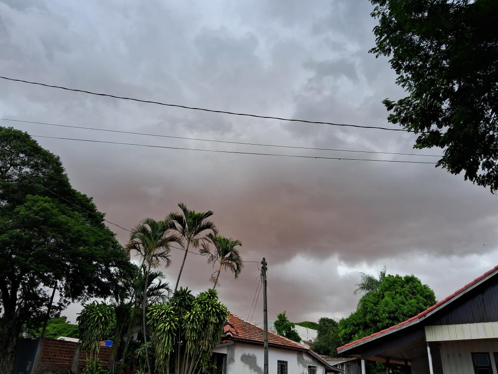 Nova Esperança entra em alerta amarelo para tempestades; frente fria e ciclone podem provocar chuva intensa, ventos fortes e granizo