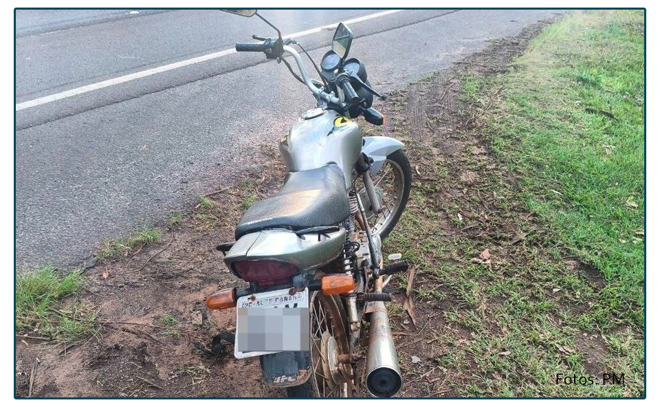 PM ABORDA HOMEM E RECUPERA MOTOCICLETA COM REGISTRO DE FURTO NO PARANÁ.